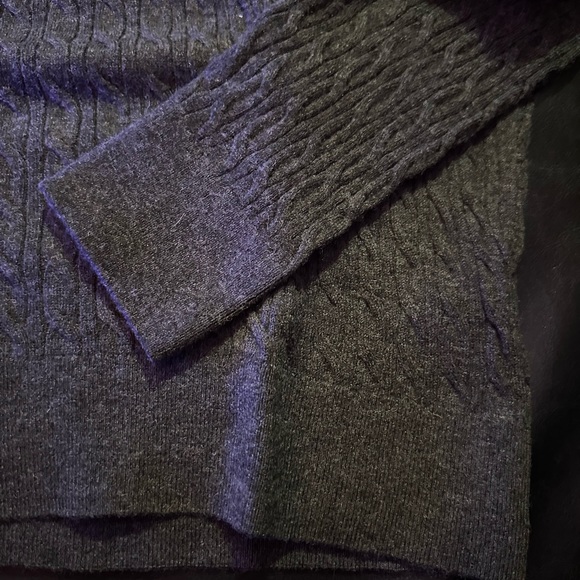 A&F Wool sweater. - Picture 10 of 11